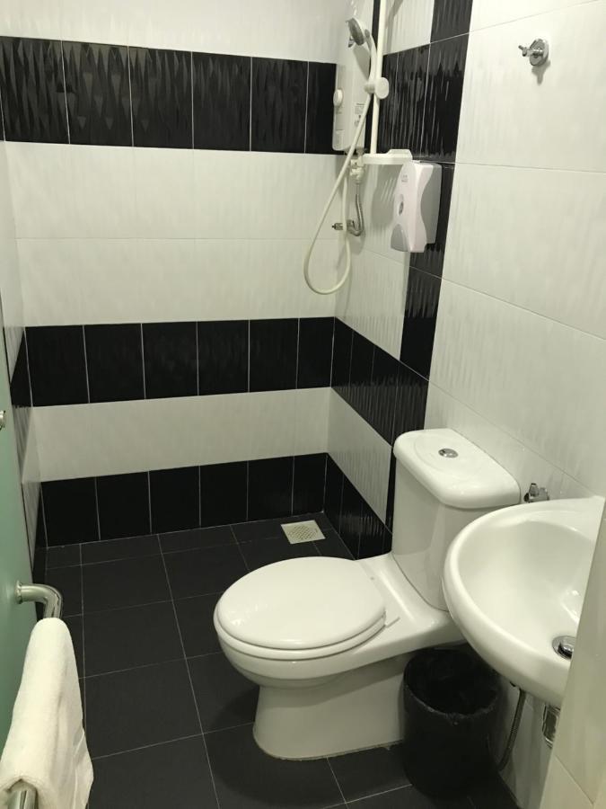 Goody Hotel ジョホールバル エクステリア 写真